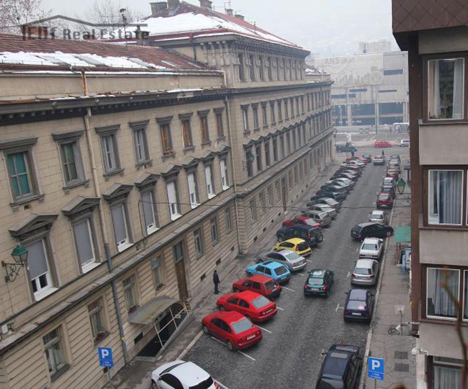 Centerlux Apartment *